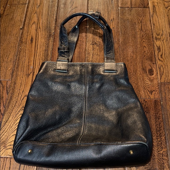 PRAGUE Black Leather Tote Bag - Picture 3 of 4